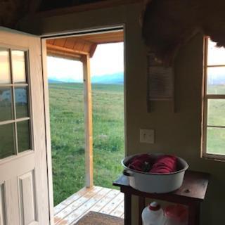 バブ Montana Old West Cabinsゲストハウス エクステリア 写真